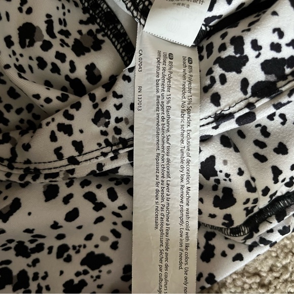 New balance leopard legging size small - Picture 7 of 7